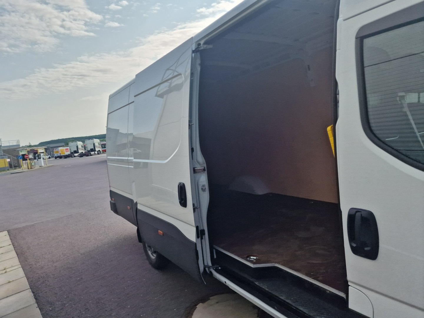 Iveco Daily 35C16H (Střední)