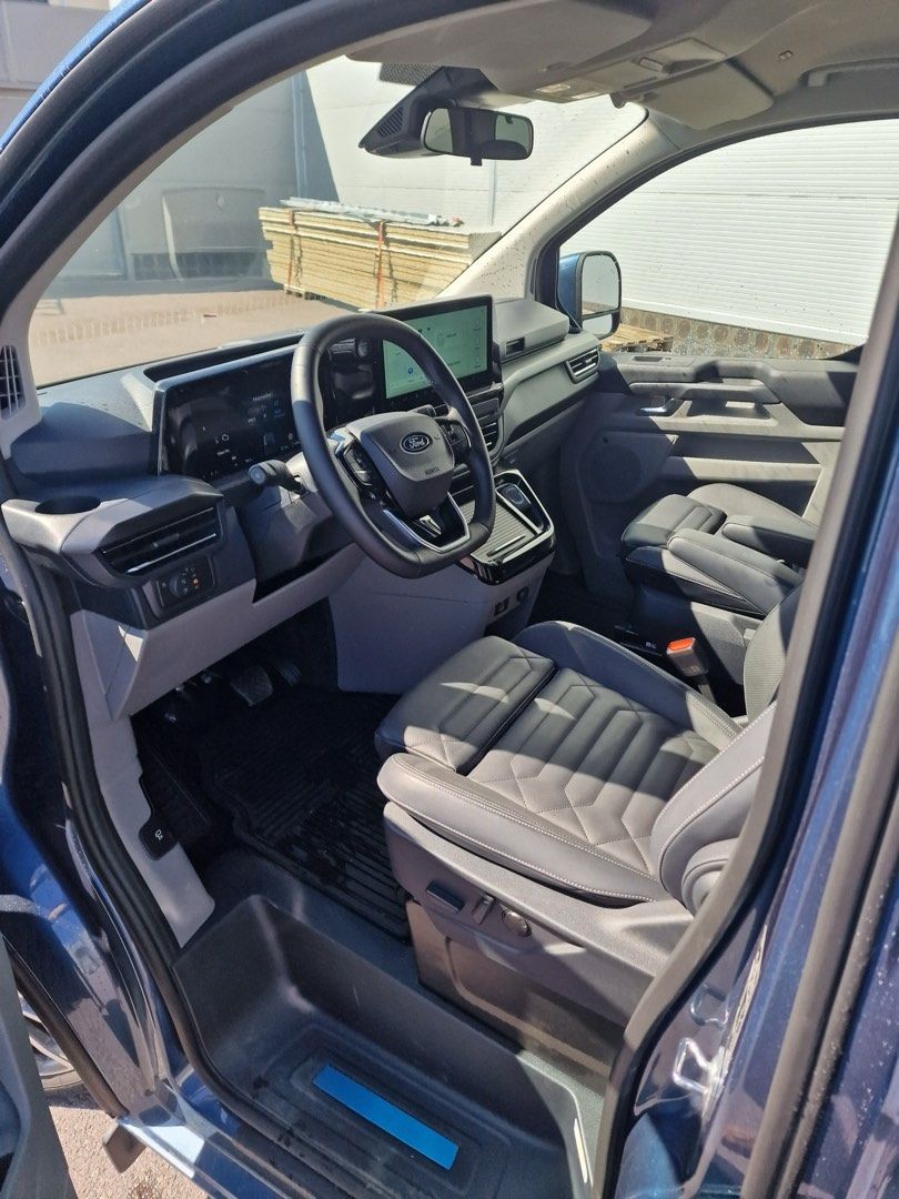 Ford Custom Tourneo Plug-in hybrid (8 mist)