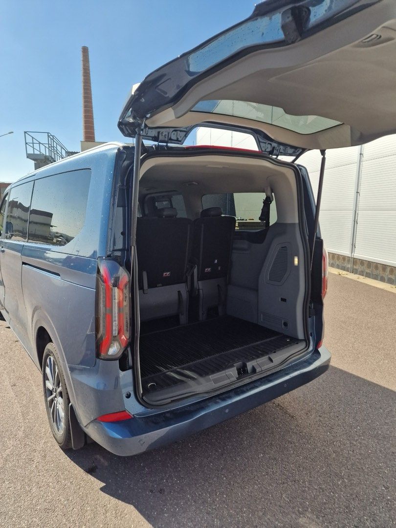 Ford Custom Tourneo Plug-in hybrid (8 mist)