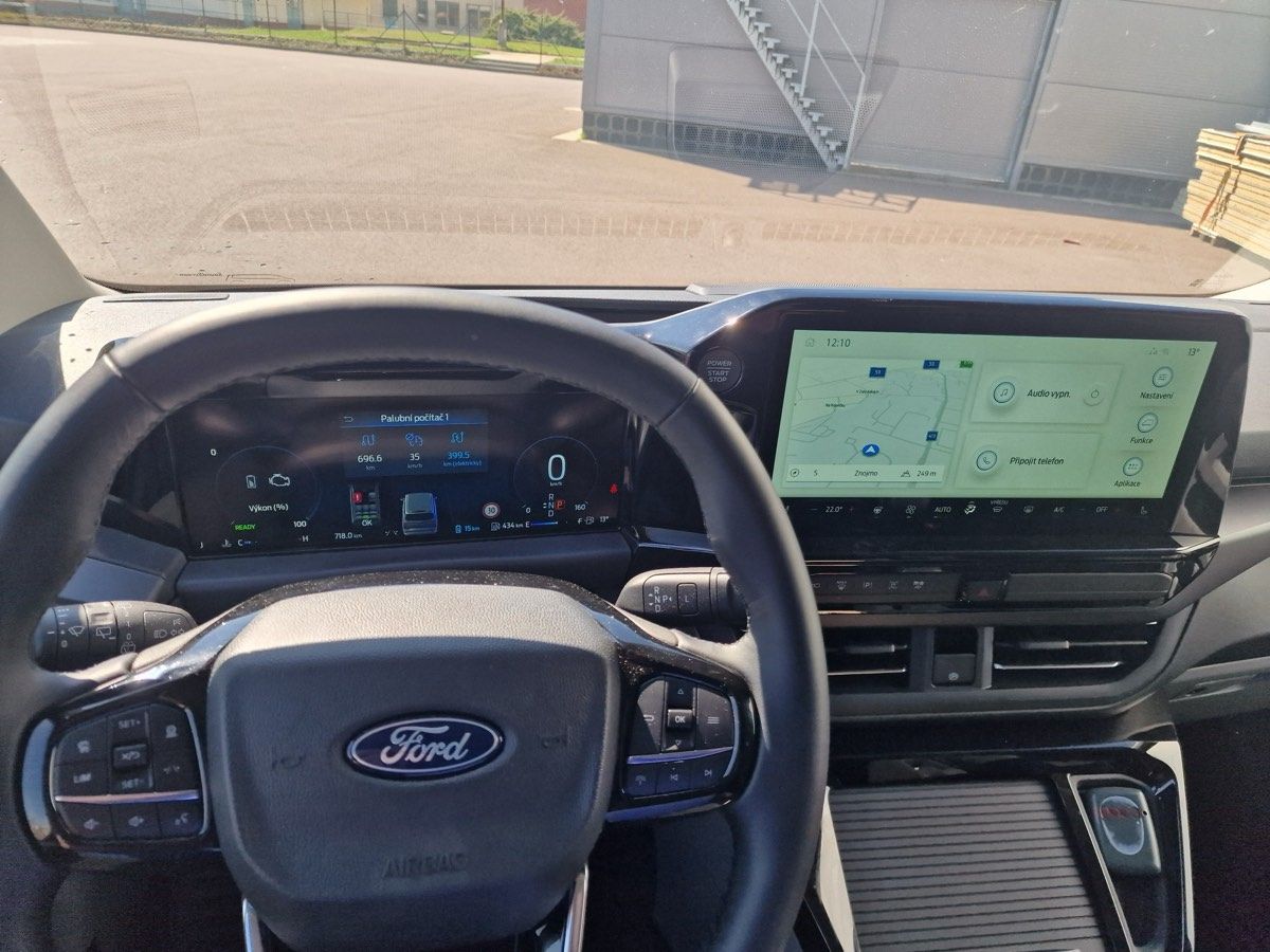 Ford Custom Tourneo Plug-in hybrid (8 mist)